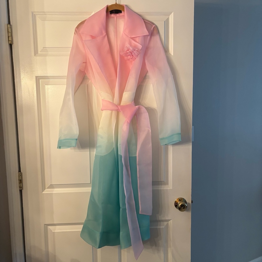 NWOT NEW C.
Wonder Christian Siriano Pink to Mint Ombre Organza Trench Coat - Picture 1 of 11